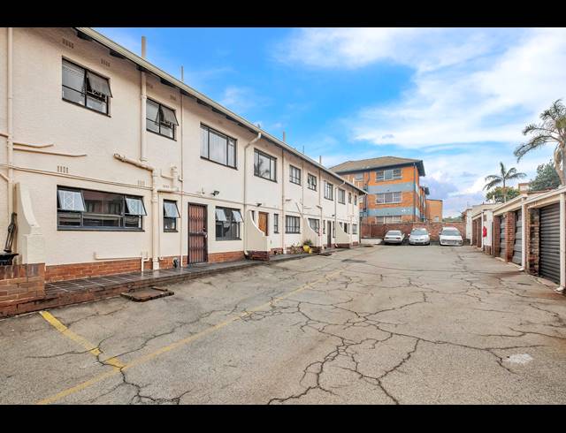 2 BEDROOM APARTMENT FOR SALE IN WINDSOR EAST